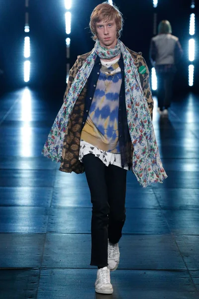 Look 22